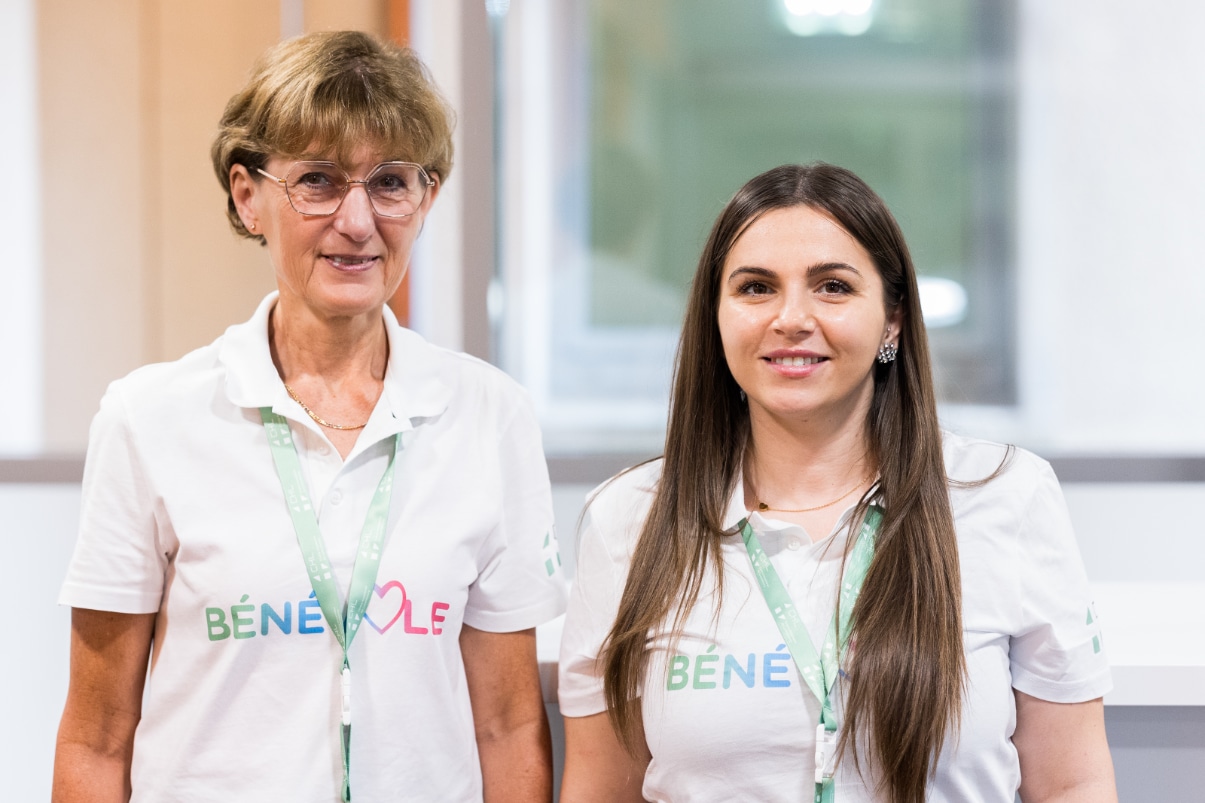 Photo de deux bénévoles à la Kannerklinik
