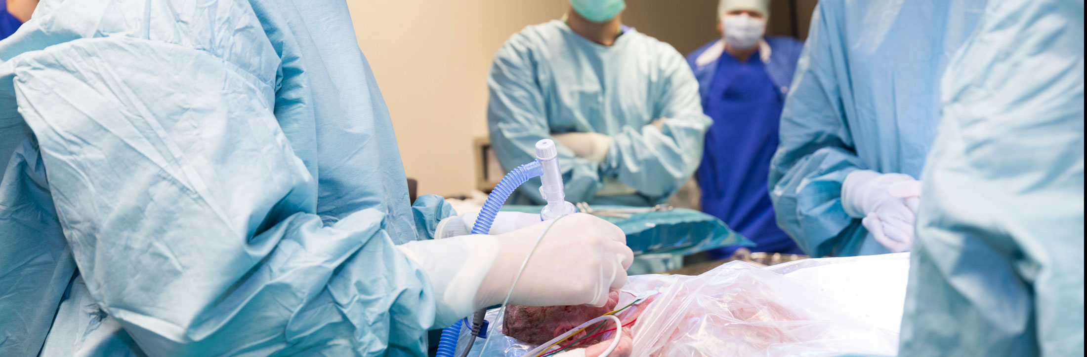 Innovation au sein du service national de néonatologie: mise en place de la réanimation à cordon intact